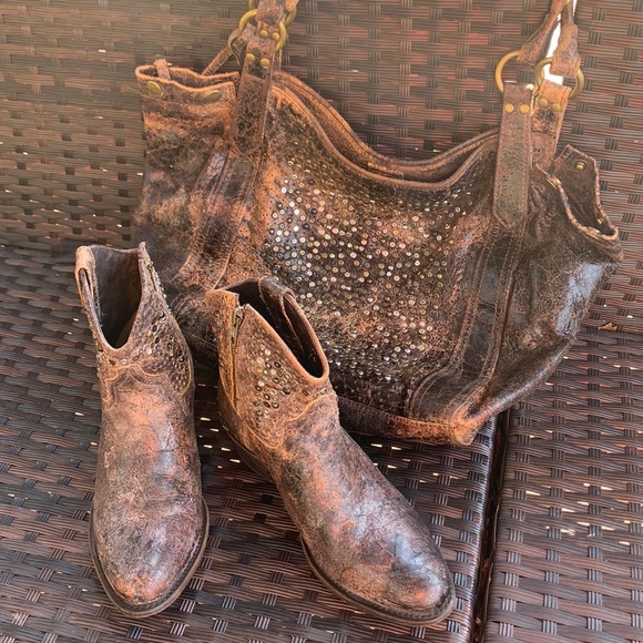 ✨👢✨SIZE 7 | Frye 'Deborah' Studded Boots Western Distressed Leather MSRP $598 - Picture 16 of 16